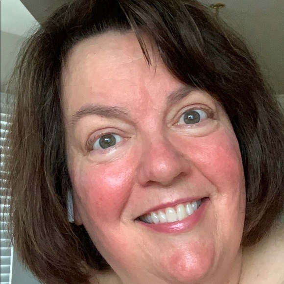 Meet your Posher, Lisa - Picture 1 of 1